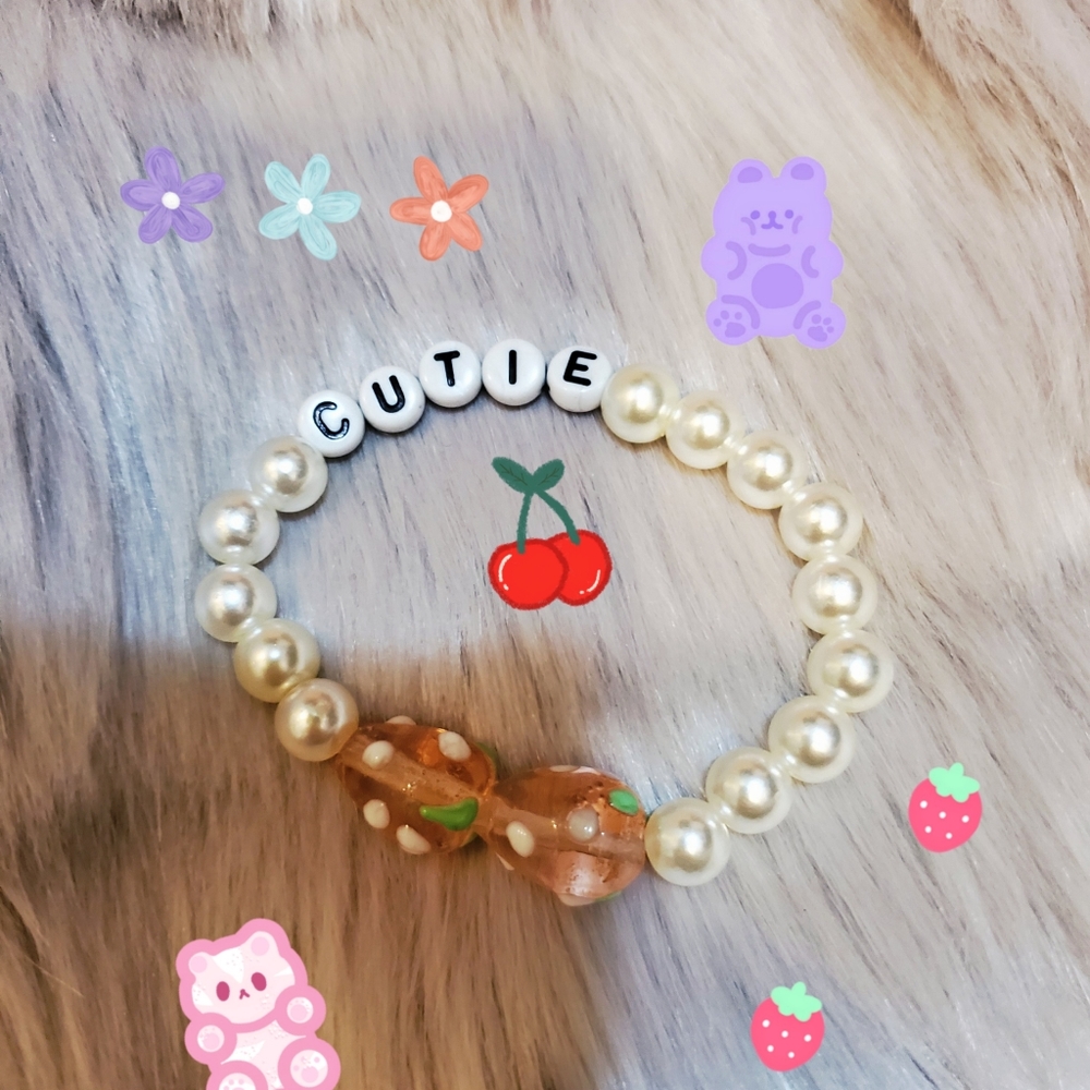 CUTIE beaded bracelet